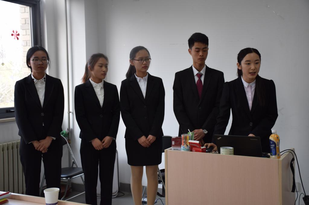 项目组成员答辩